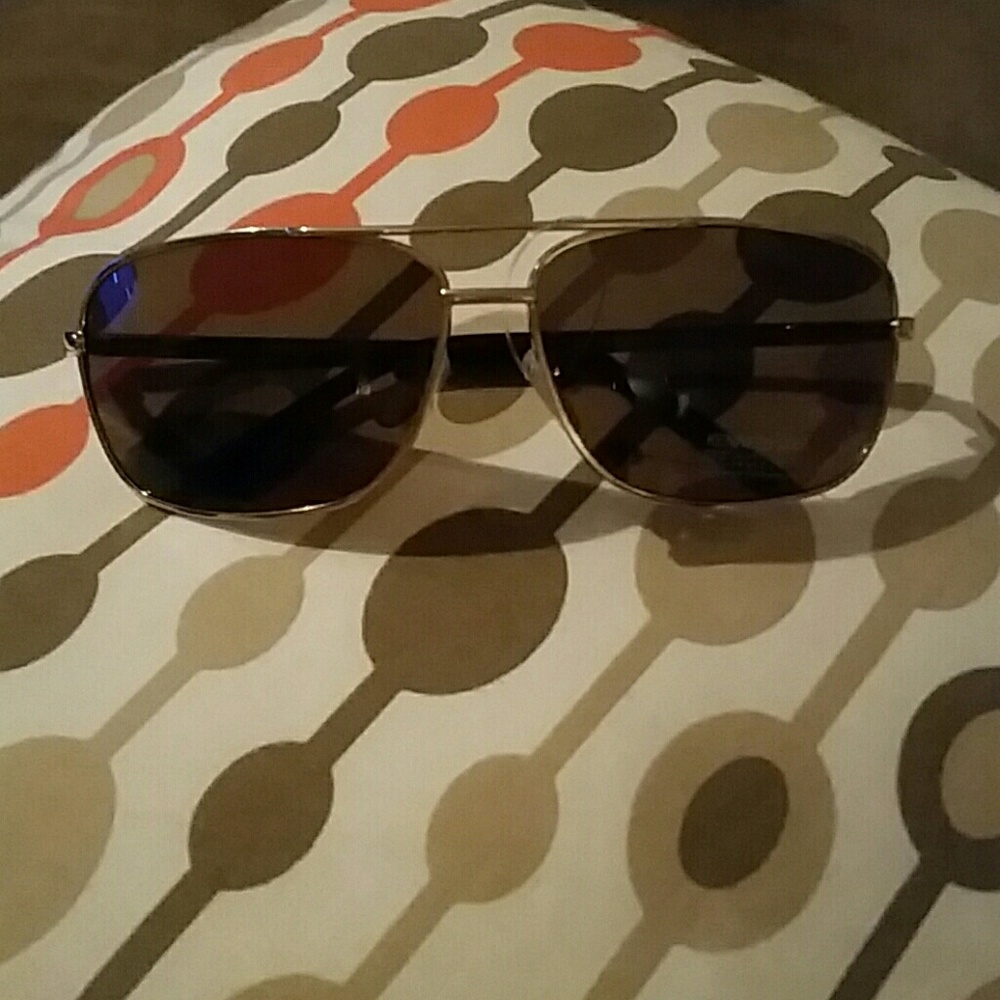 Kenneth Cole sunglasses NWOT